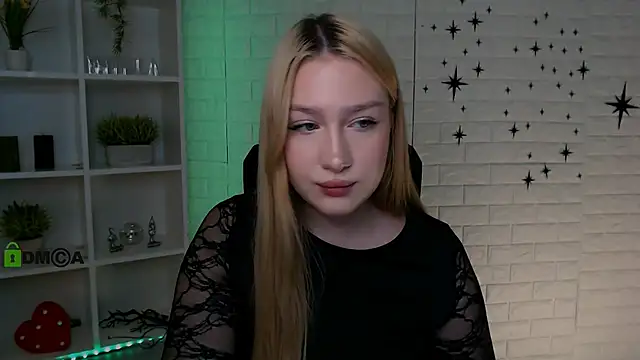 playful sophie online show from May 27, 2026, 7:33 pm