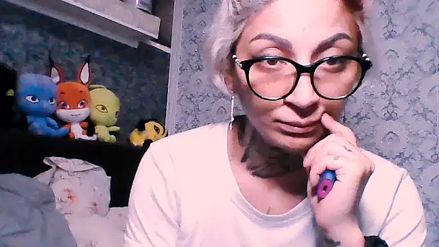 Snapshot of Lucky_Deniz chatting on November 21, 2025, 9:57 pm Lucky Deniz online show from November 21, 2025, 9:57 pm