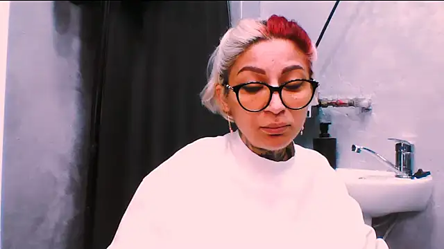 Snapshot of Lucky_Deniz chatting on November 23, 2025, 10:04 am Lucky Deniz online show from November 23, 2025, 10:04 am