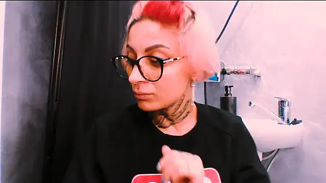 Snapshot of Lucky_Deniz chatting on November 24, 2025, 10:26 am Lucky Deniz online show from November 24, 2025, 10:26 am