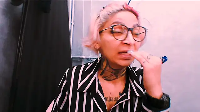 Snapshot of Lucky_Deniz chatting on November 26, 2025, 8:59 am Lucky Deniz online show from November 26, 2025, 8:59 am