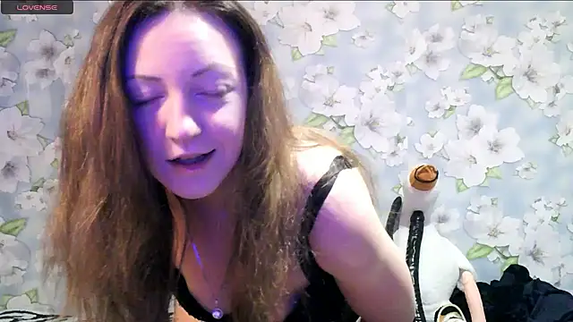 Snapshot of KattyLuuu chatting on February 9, 2025, 8:56 pm KattyLuuu online show from February 9, 2025, 8:56 pm