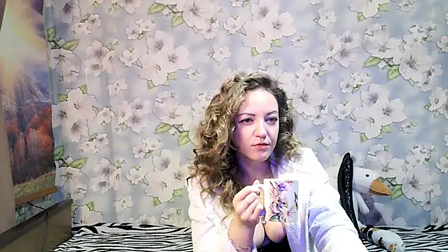 Snapshot of KattyLuuu chatting on October 18, 2025, 8:53 pm KattyLuuu online show from October 18, 2025, 8:53 pm