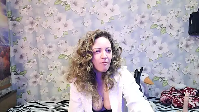 Snapshot of KattyLuuu chatting on October 30, 2025, 9:04 pm KattyLuuu online show from October 30, 2025, 9:04 pm