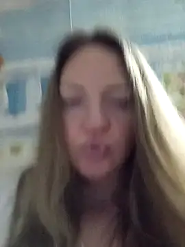 Snapshot of KattyLuuu chatting on January 11, 2026, 9:53 pm KattyLuuu online show from January 11, 2026, 9:53 pm