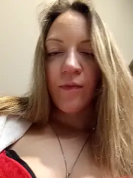 Snapshot of KattyLuuu chatting on February 13, 2026, 8:49 pm KattyLuuu online show from February 13, 2026, 8:49 pm