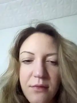 Snapshot of KattyLuuu chatting on February 28, 2026, 8:21 pm KattyLuuu online show from February 28, 2026, 8:21 pm