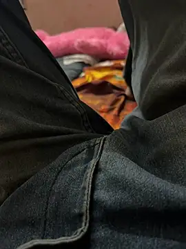 Indiancockmilk online show from December 31, 2024, 2:47 pm