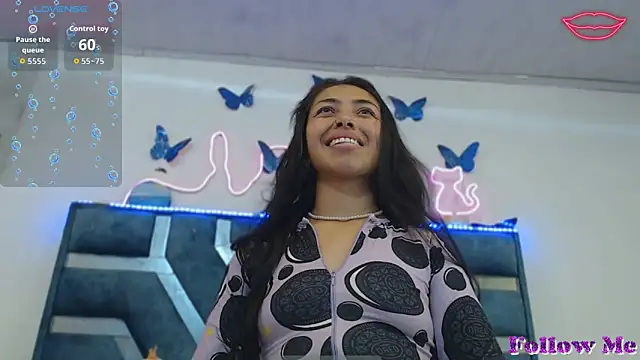 Roxan Fox- online show from November 11, 2025, 3:39 am