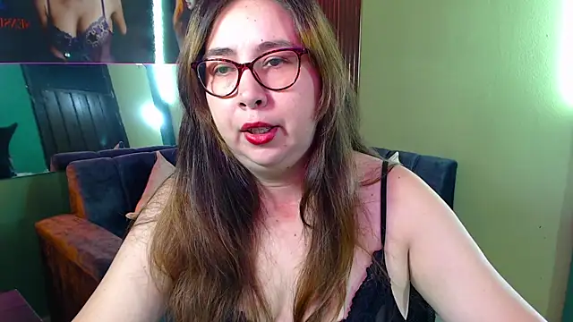 chloe prg online show from February 20, 2025, 12:47 pm