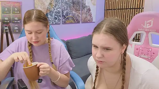 Snapshot of Ellie_Wellie chatting on January 28, 2025, 3:25 pm Ellie Wellie online show from January 28, 2025, 3:25 pm