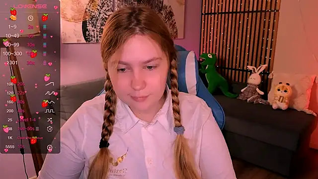 Snapshot of Ellie_Wellie chatting on September 19, 2025, 8:20 pm Ellie Wellie online show from September 19, 2025, 8:20 pm