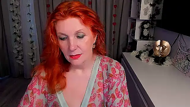 Snapshot of Fire-Fox-One chatting on September 19, 2025, 3:56 pm Fire-Fox-One online show from September 19, 2025, 3:56 pm