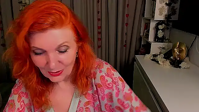 Snapshot of Fire-Fox-One chatting on October 6, 2025, 7:33 pm Fire-Fox-One online show from October 6, 2025, 7:33 pm