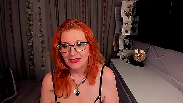 Snapshot of Fire-Fox-One chatting on October 11, 2025, 5:22 pm Fire-Fox-One online show from October 11, 2025, 5:22 pm