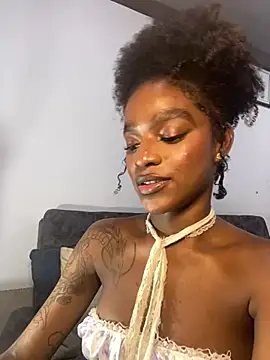 Snapshot of Zizi-campbel chatting on March 13, 2025, 11:19 am Zizi-campbel online show from March 13, 2025, 11:19 am