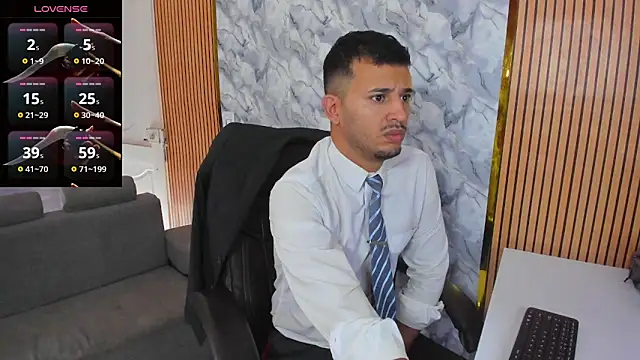 Hideintheoffice online show from November 11, 2025, 3:56 pm