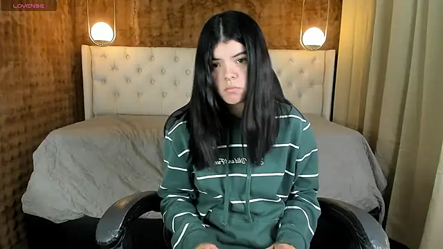 Maddy bennet online show from March 19, 2025, 5:52 am