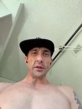 JuicyFuckinPussy online show from April 9, 2026, 6:02 pm