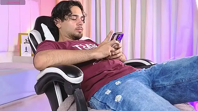 Snapshot of Samir_bear chatting on January 15, 2026, 12:54 pm Samir bear online show from January 15, 2026, 12:54 pm
