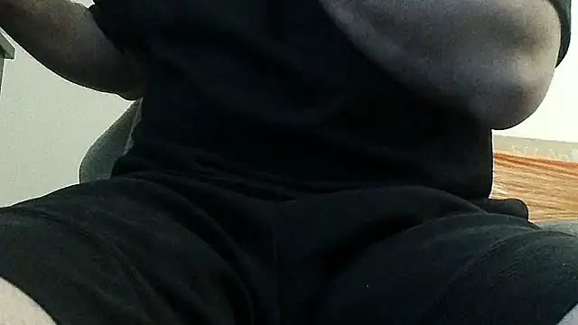 Snapshot of teek1234_1 chatting on March 15, 2025, 4:24 am teek1234 1 online show from March 15, 2025, 4:24 am