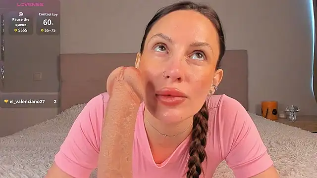 imMolly11 online show from May 19, 2026, 8:31 am