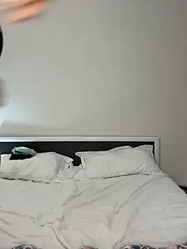 Nikki Hoee online show from November 14, 2025, 2:38 pm