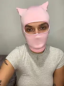 Nikki Hoee online show from November 23, 2025, 3:45 pm