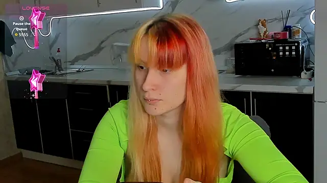 Snapshot of Sweet_white_chocolate chatting on November 11, 2025, 9:42 am Sweet white chocolate online show from November 11, 2025, 9:42 am