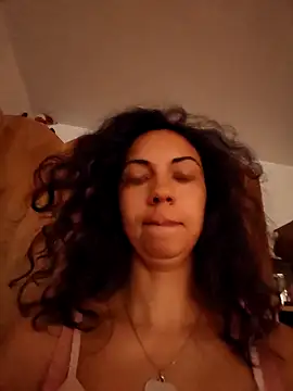 Snapshot of naughty69curls chatting on October 10, 2025, 2:27 pm naughty69curls online show from October 10, 2025, 2:27 pm