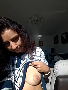 Snapshot of naughty69curls chatting on October 25, 2025, 8:55 am naughty69curls online show from October 25, 2025, 8:55 am