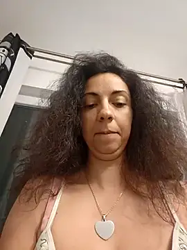 Snapshot of naughty69curls chatting on October 27, 2025, 8:02 pm naughty69curls online show from October 27, 2025, 8:02 pm