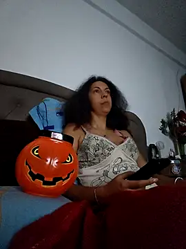 Snapshot of naughty69curls chatting on October 31, 2025, 7:59 pm naughty69curls online show from October 31, 2025, 7:59 pm