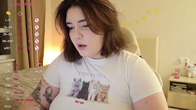 Snapshot of YumiYammy chatting on January 14, 2026, 8:14 pm YumiYammy online show from January 14, 2026, 8:14 pm