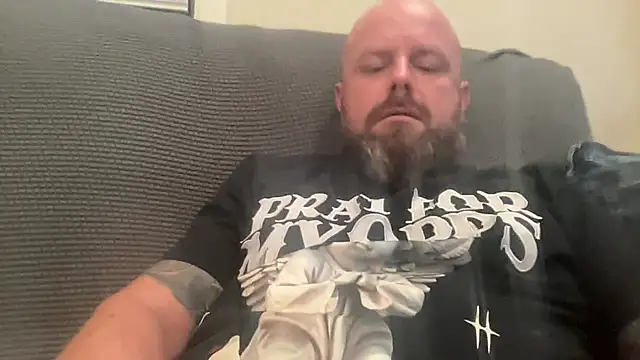 Snapshot of Thickirishcock850 chatting on November 5, 2025, 4:01 am Thickirishcock850 online show from November 5, 2025, 4:01 am