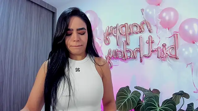 Snapshot of Sara_Leblanc chatting on November 12, 2025, 2:17 pm Sara Leblanc online show from November 12, 2025, 2:17 pm