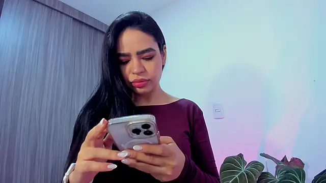 Snapshot of Sara_Leblanc chatting on November 21, 2025, 12:48 pm Sara Leblanc online show from November 21, 2025, 12:48 pm