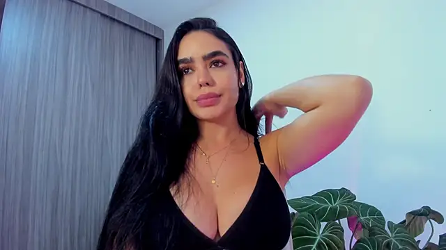 Snapshot of Sara_Leblanc chatting on January 5, 2026, 5:27 pm Sara Leblanc online show from January 5, 2026, 5:27 pm