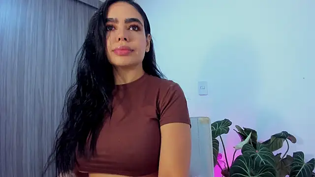 Snapshot of Sara_Leblanc chatting on January 10, 2026, 12:29 pm Sara Leblanc online show from January 10, 2026, 12:29 pm