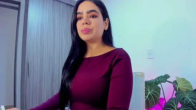 Snapshot of Sara_Leblanc chatting on January 15, 2026, 1:37 pm Sara Leblanc online show from January 15, 2026, 1:37 pm