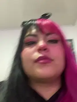 Snapshot of Pinky-Flower chatting on January 4, 2025, 12:59 am Pinky-Flower online show from January 4, 2025, 12:59 am