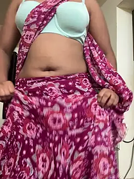 Snapshot of priyadevi17 chatting on December 20, 2024, 7:50 pm priyadevi17 online show from December 20, 2024, 7:50 pm