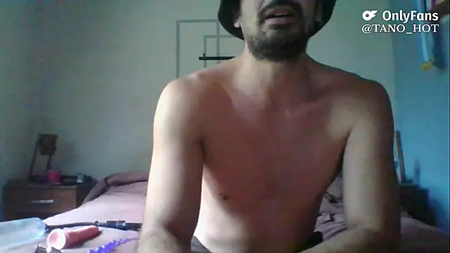 Snapshot of italianbighorse22 chatting on October 16, 2025, 8:21 pm italianbighorse22 online show from October 16, 2025, 8:21 pm