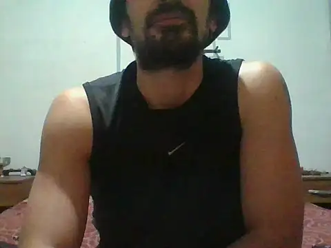 italianbighorse22 online show from November 23, 2025, 6:24 am