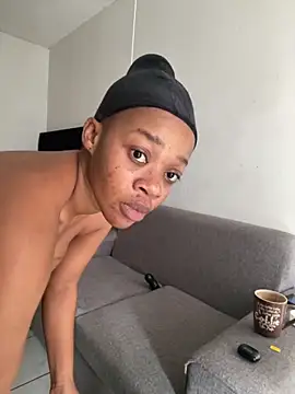 beverlyxxxx online show from November 9, 2025, 9:07 am