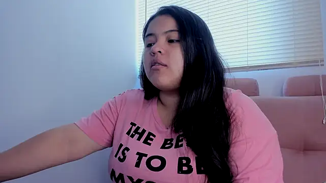 lizzie c online show from October 23, 2025, 1:43 pm