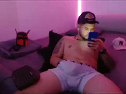 Snapshot of miia-liiam chatting on January 8, 2025, 8:06 am miia-liiam online show from January 8, 2025, 8:06 am