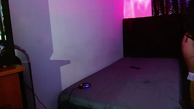 Snapshot of miia-liiam chatting on November 29, 2025, 6:16 am miia-liiam online show from November 29, 2025, 6:16 am