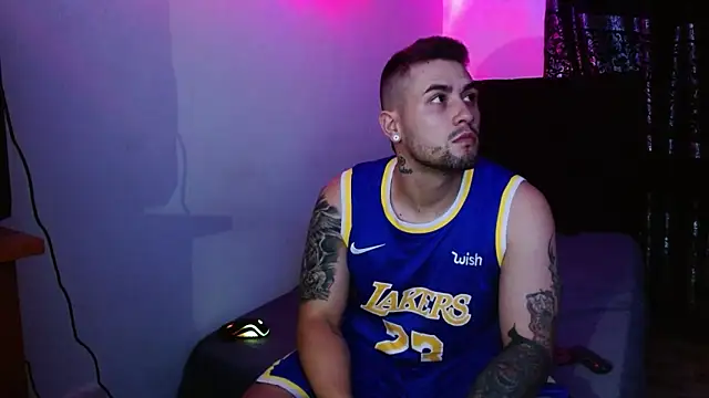 Snapshot of miia-liiam chatting on December 5, 2025, 6:00 am miia-liiam online show from December 5, 2025, 6:00 am