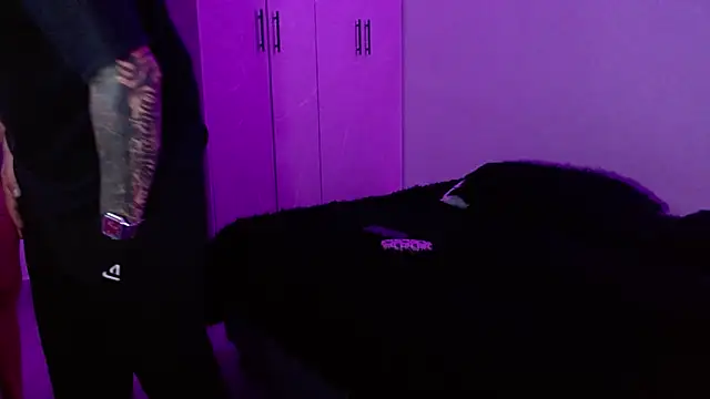 miia-liiam online show from April 1, 2026, 6:36 am